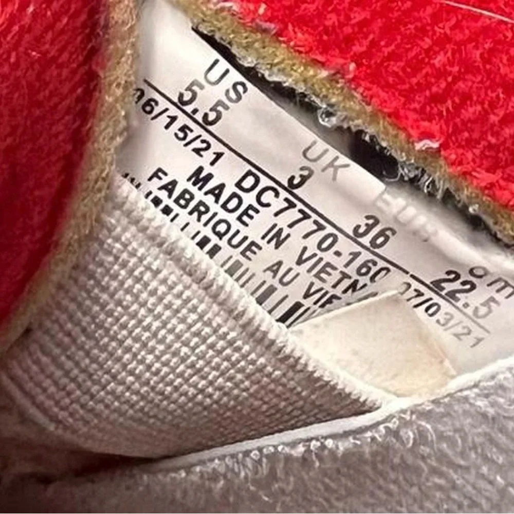 Size 5.5 (GS)‎ - Jordan 4 Retro OG 2020 Low Fire Red